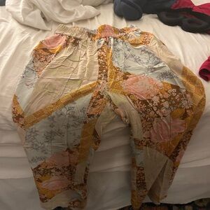 Light weight wide leg pants XS Free People Never worn. Still has tag.